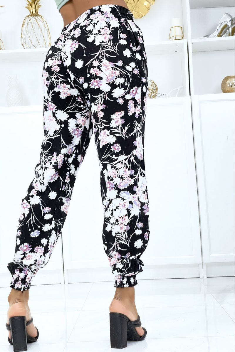 Flowing black foliage pants with elastic at the waist and ankles - 3