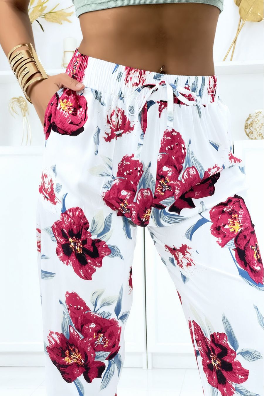 Witte broek met vloeiende bloemen elastiek in de taille en bij de enkels - 4