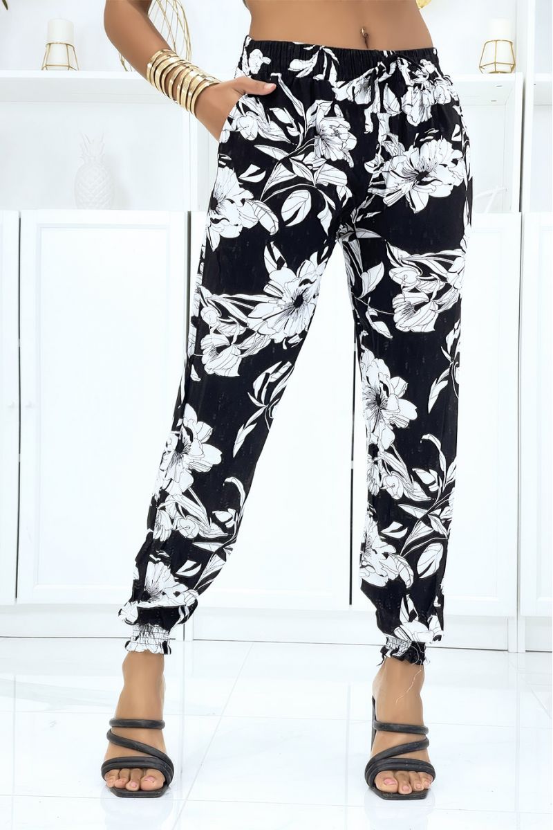 Black pants with elastic flowers at the waist and ankles - 1