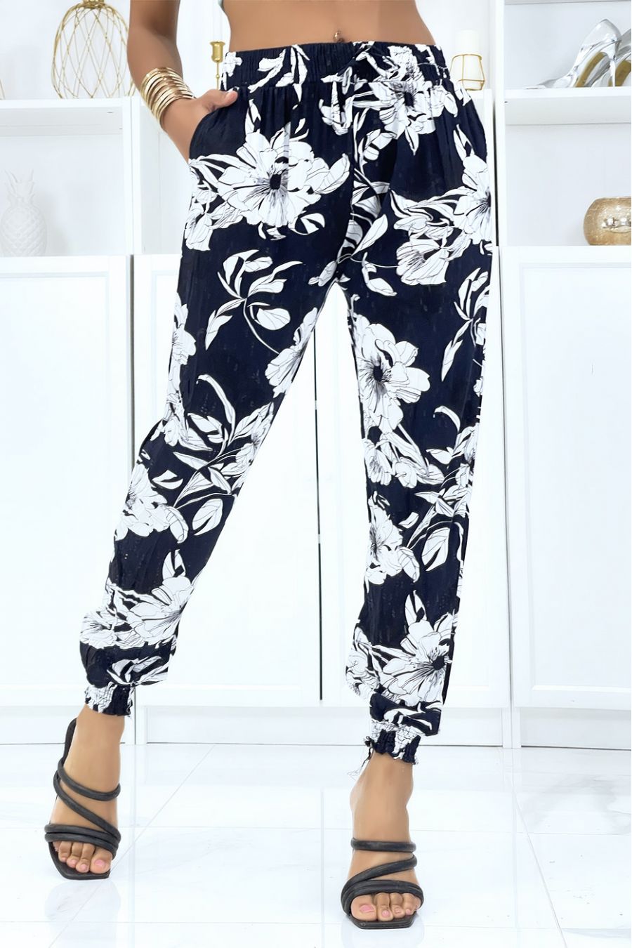 Navy pants with fluid elastic waist and ankles