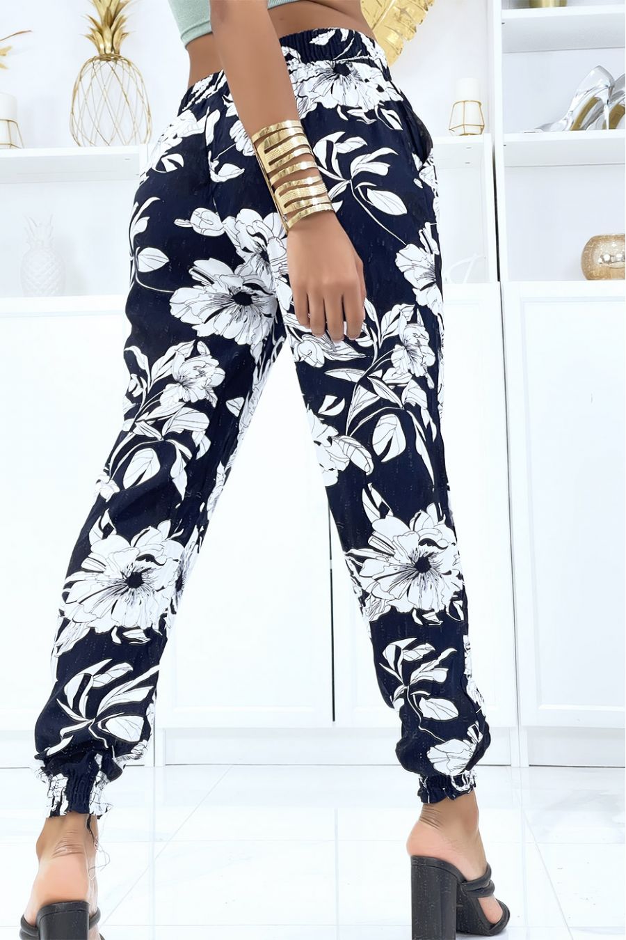Navy pants with fluid elastic waist and ankles