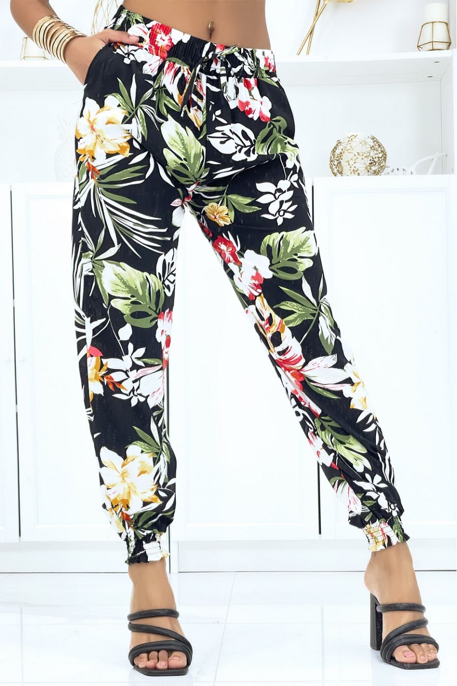 Black floral pants, fluid elastic waist and ankles - 2