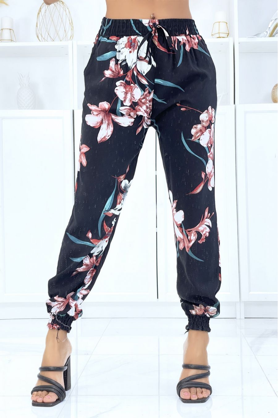 Black floral pants, fluid elastic waist and ankles - 1