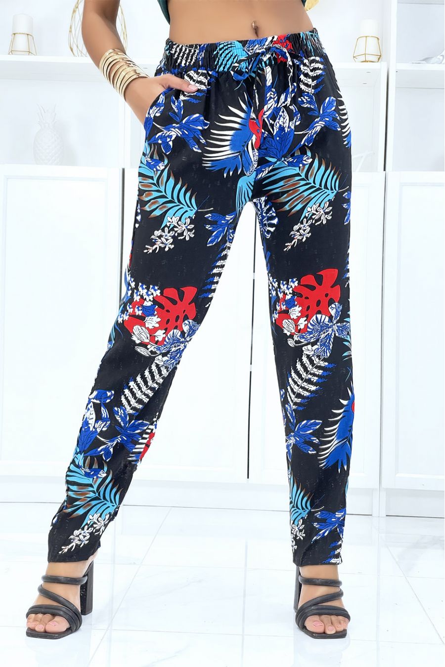 Pantalon noir à feuillage, fluide élastique à la taille et aux chevilles 