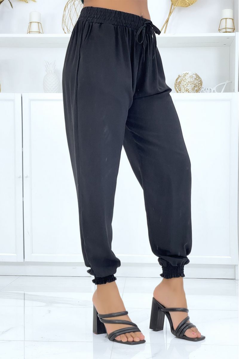 Fluid black pants with elastic waist and ankles - 2