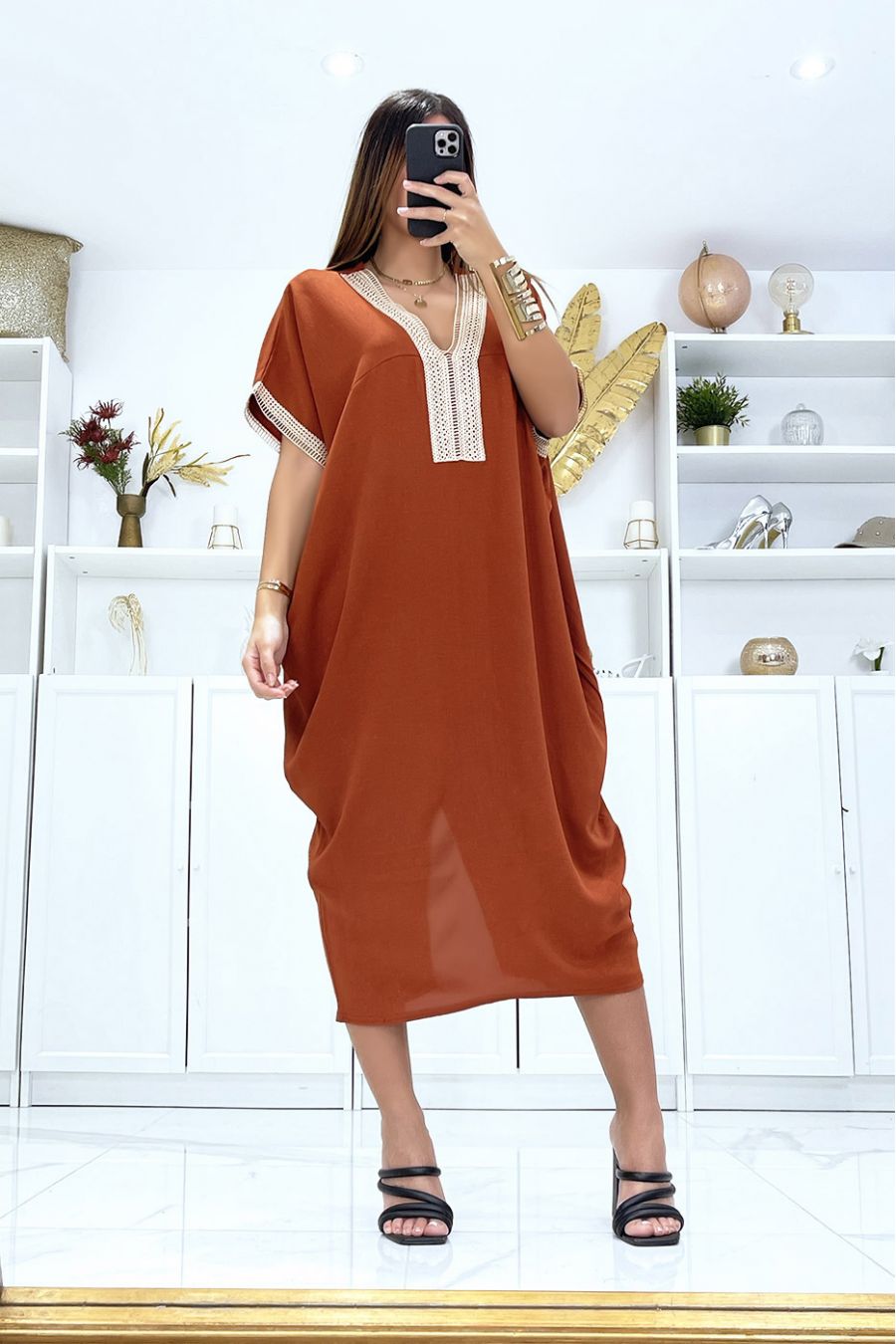 Cognac dress with short sleeves and embroidery on the sleeves and collar - 3