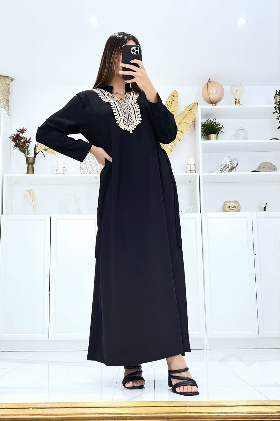 Long black dress with long sleeves and embroidery on the collar - 3