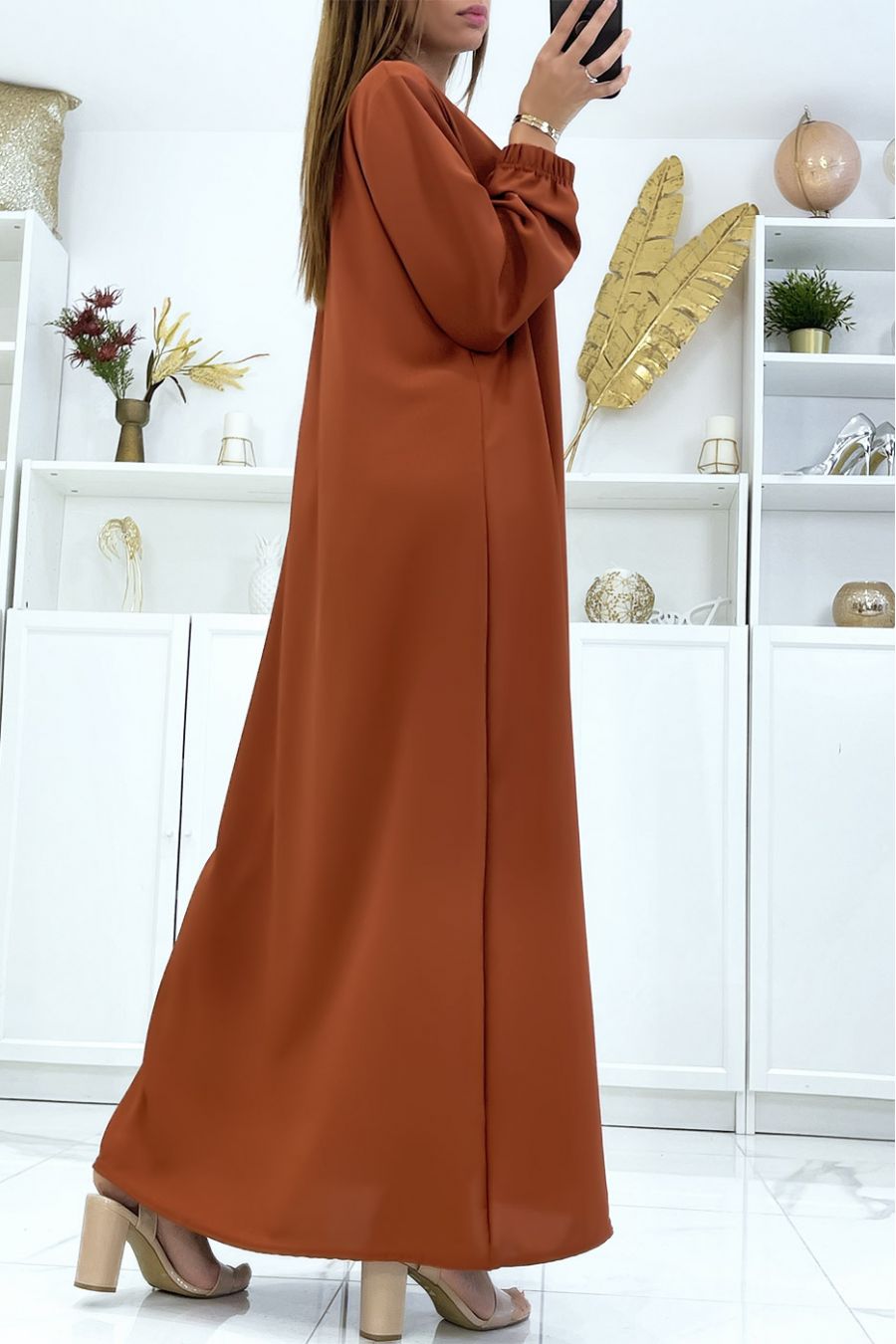 Robe cognac à manches longues et col brodé or - 4