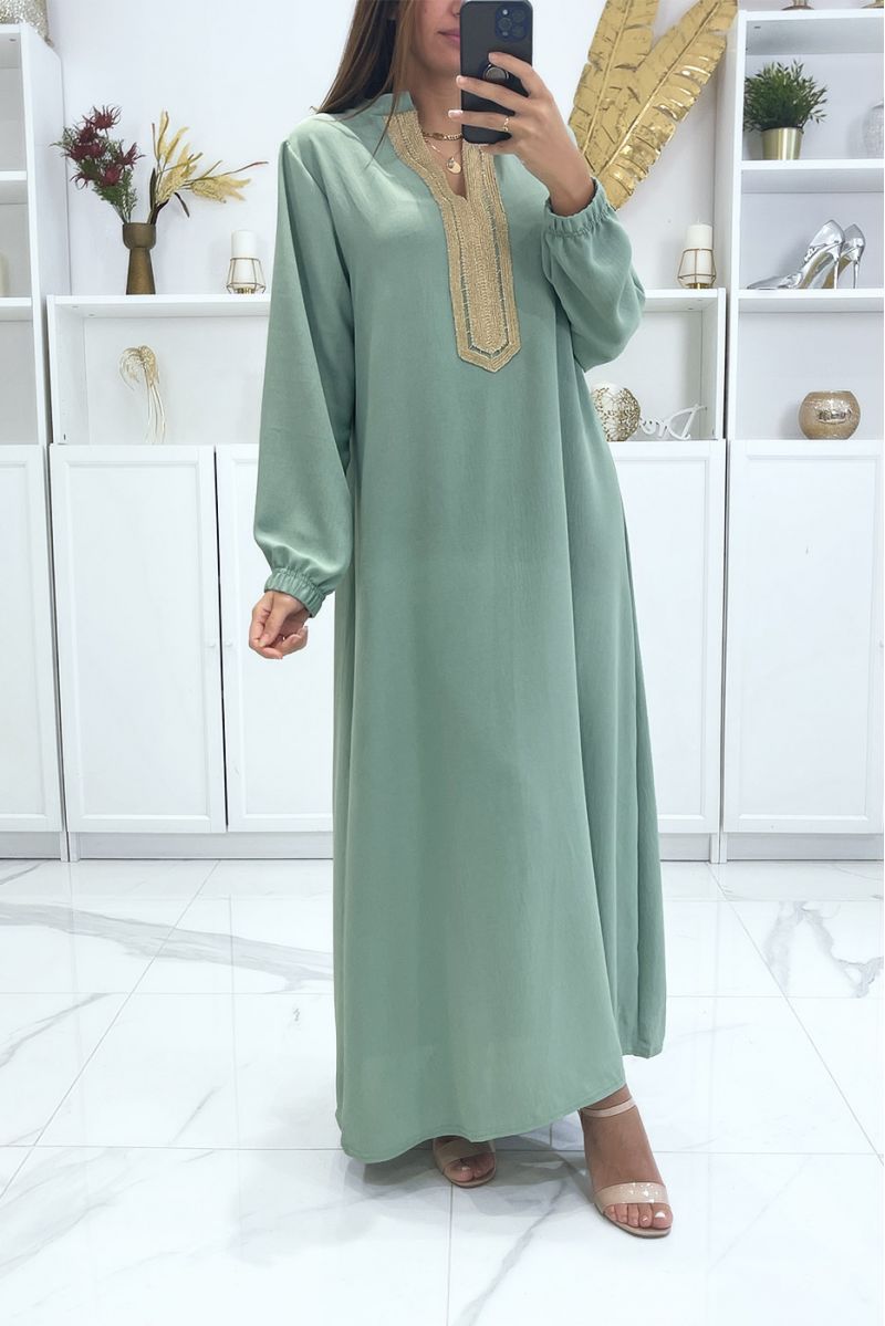 Green dress with long sleeves and gold embroidered collar - 2