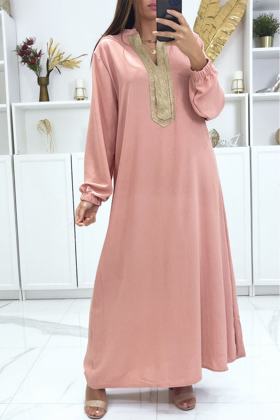Pink dress with long sleeves and gold embroidered collar - 1