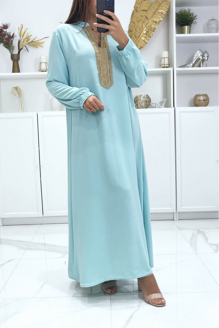 Robe vert d'eau à manches longues et col brodé or - 2