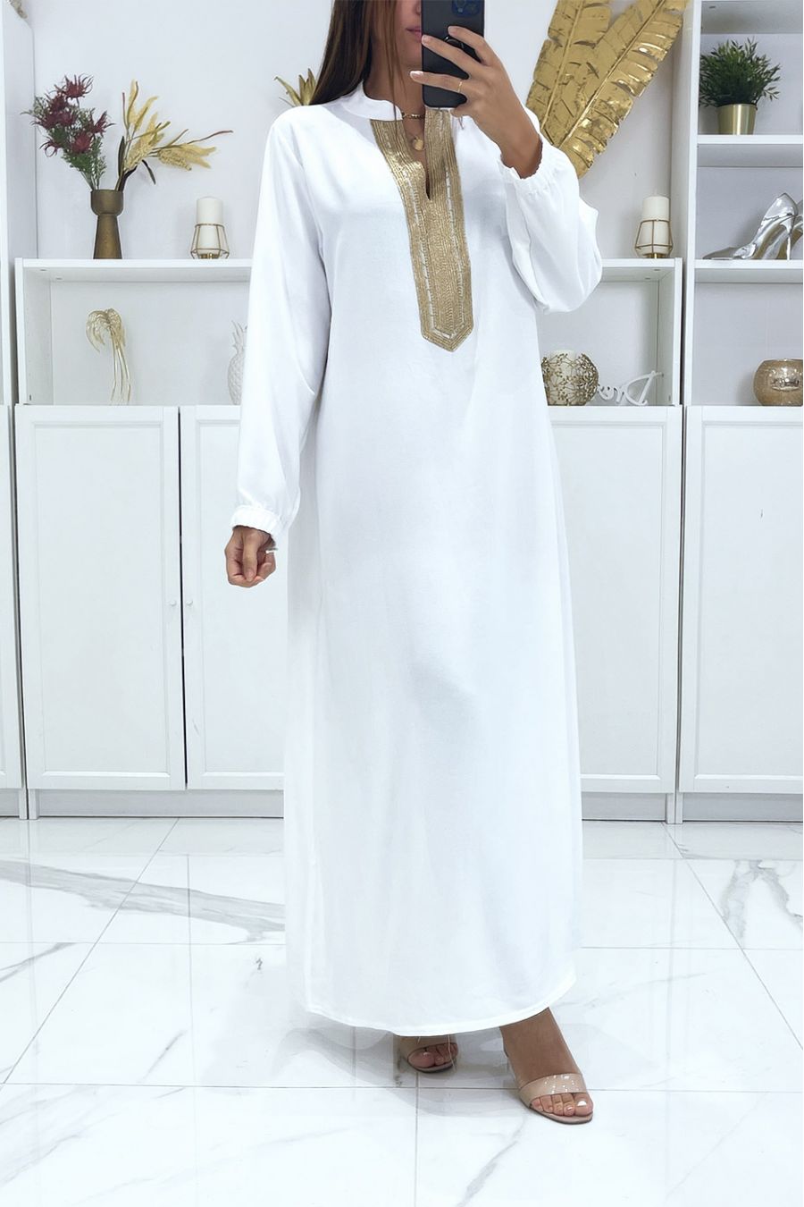 White dress with long sleeves and gold embroidered collar - 2