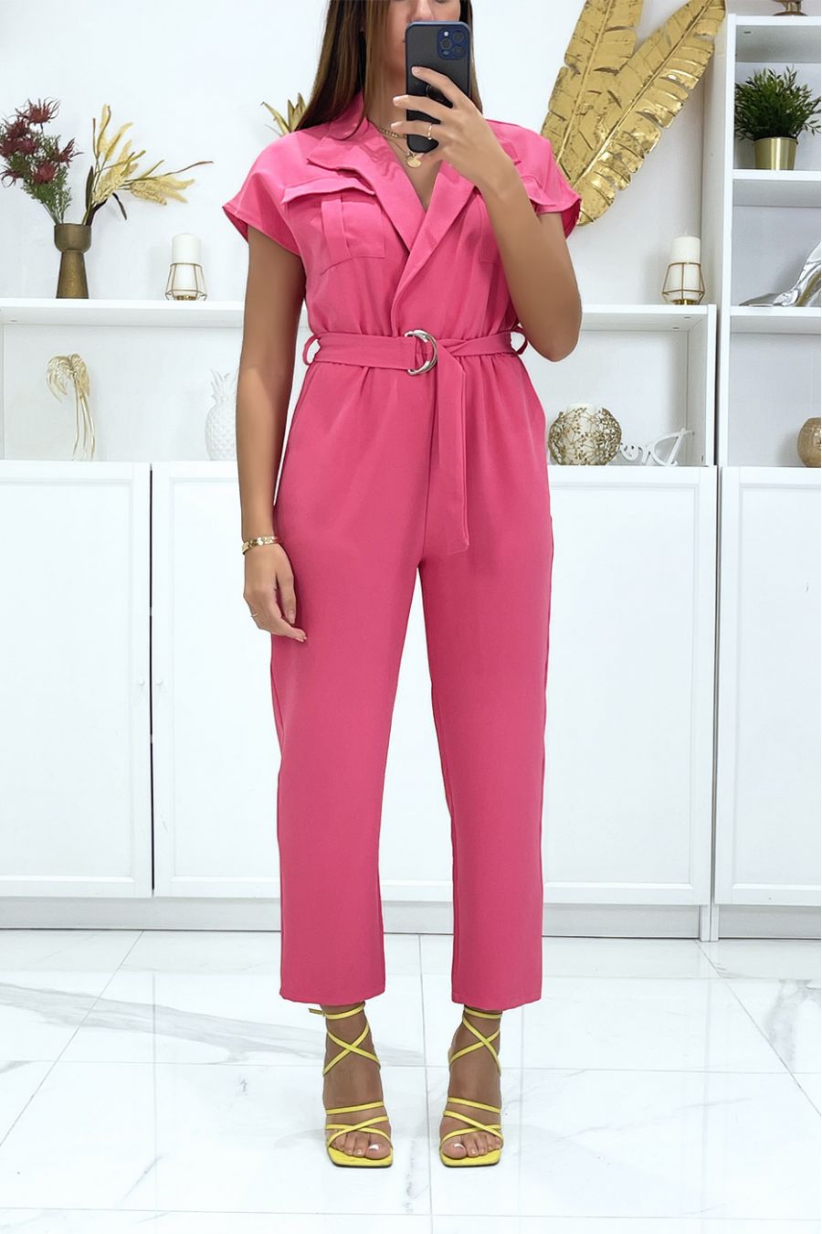 Fuchsia jumpsuit met gekruiste kraag en riem - 1