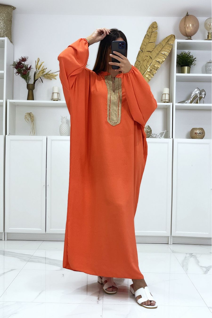 Plus size coral abaya with puffed sleeves and gold embroidery on the collar - 4