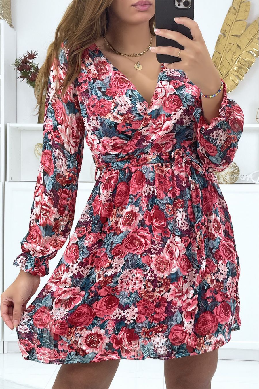 Robe courte fushia à imprimé fleurie et couture dorée - 2