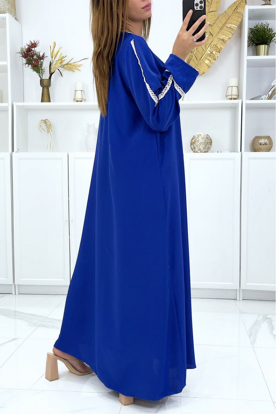 Longue abaya royal très ample avec dentelle aux manches et à l'avant - 1