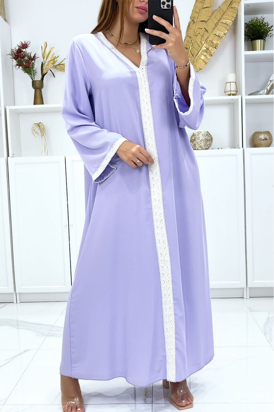 Longue abaya lilas très ample avec dentelle aux manches et à l'avant - 4