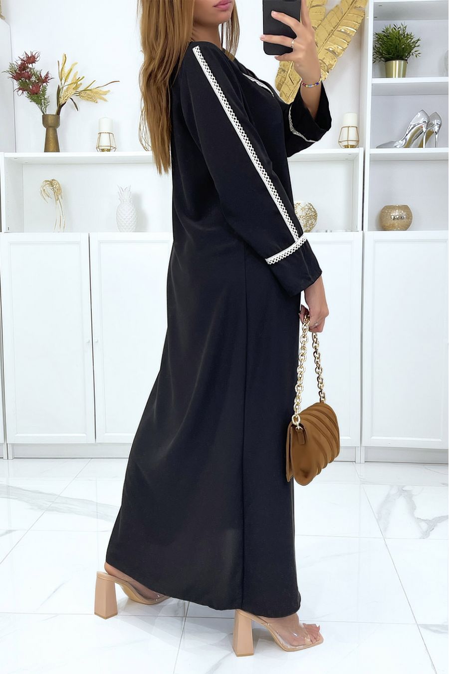 Long, very loose black abaya with lace on the sleeves and in the front - 1