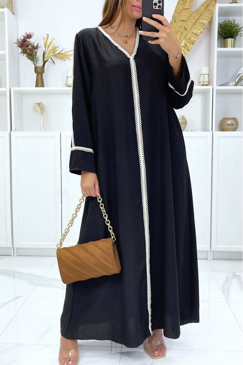 Lange, zeer losse zwarte abaya met kant aan de mouwen en aan de voorkant - 4 Lange, zeer losse zwarte abaya met kant aan de mouwen en aan de voorkant - 4