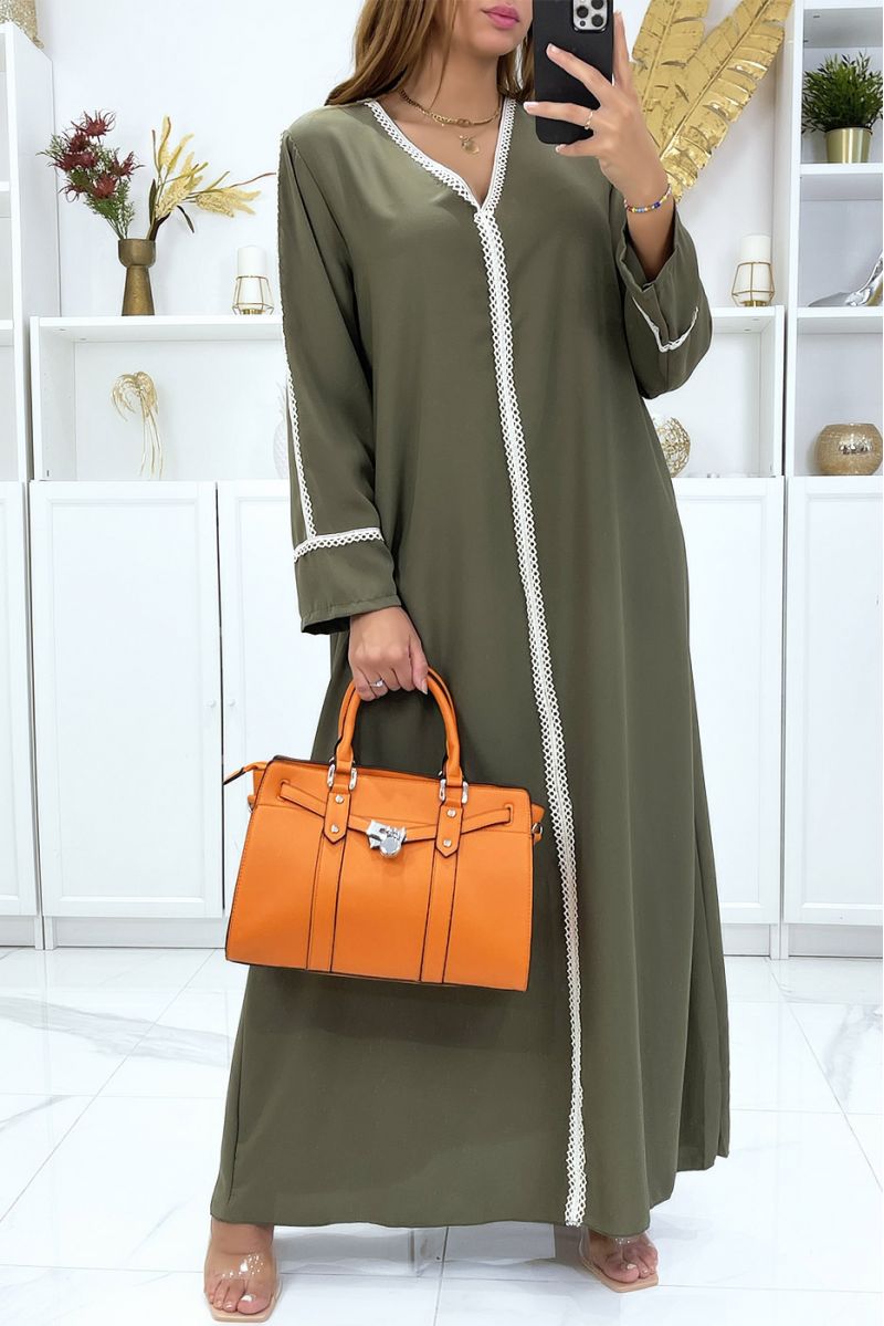 Longue abaya kaki très ample avec dentelle aux manches et à l'avant - 3