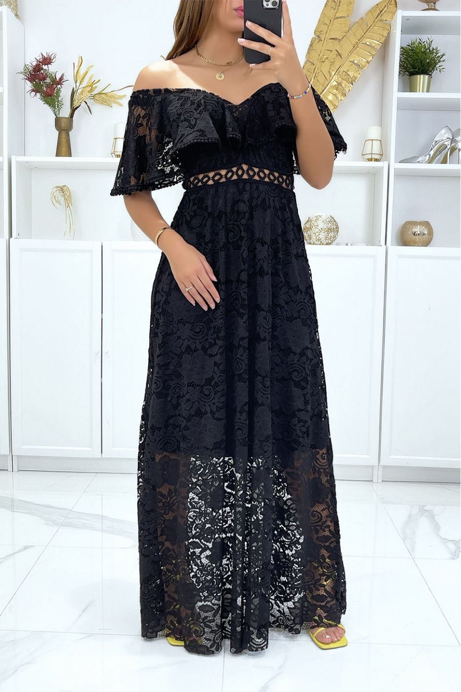 Long lined black lace dress with flounce at the bust - 3