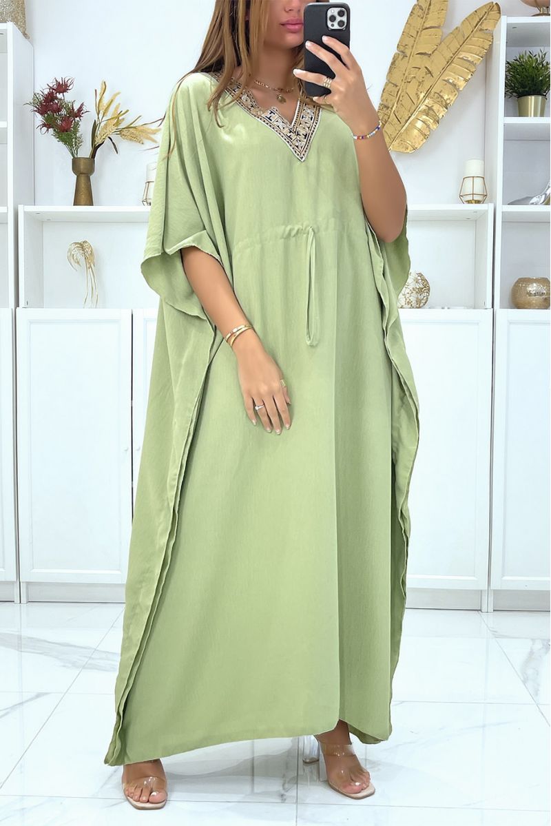 Long green abaya V-neck gold pattern adjustable at the waist - 1