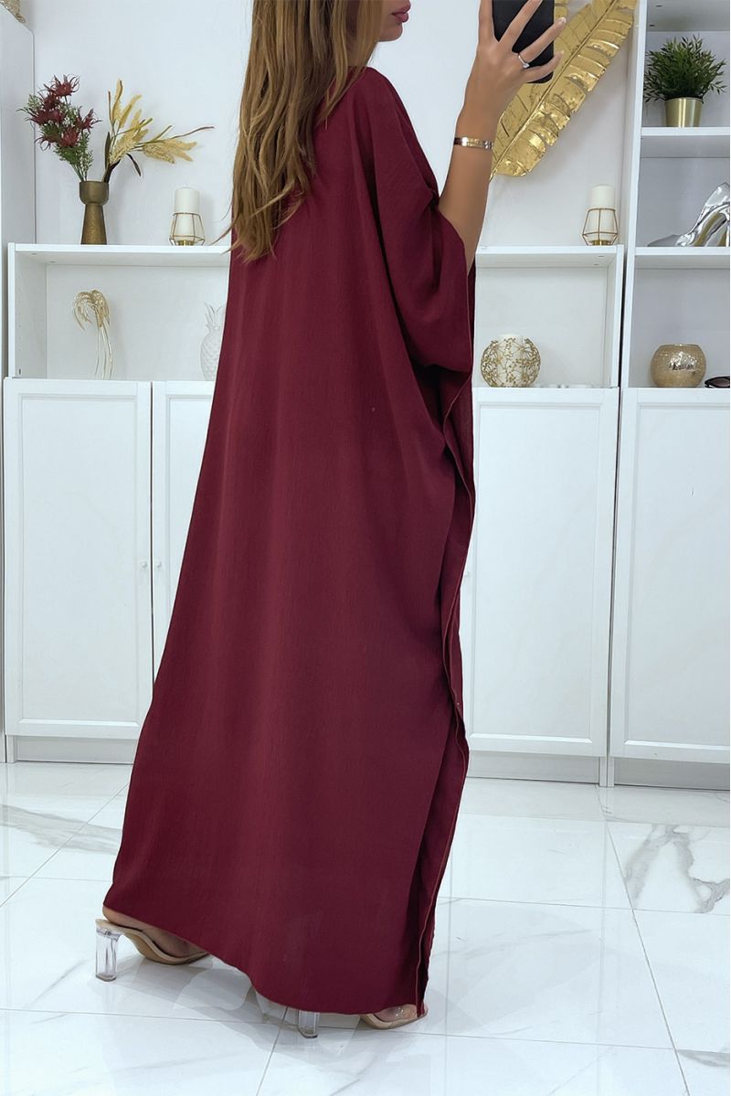 Longue abaya bordeaux col V motif doré ajustable à la taille - 4 Longue abaya bordeaux col V motif doré ajustable à la taille - 4