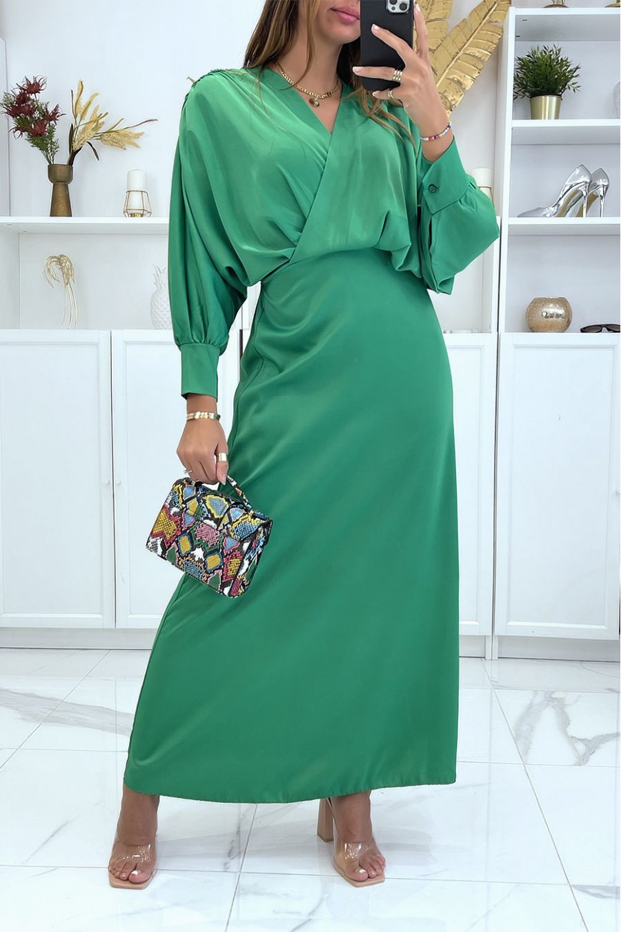 Long green satin dress crossed at the bust - 3