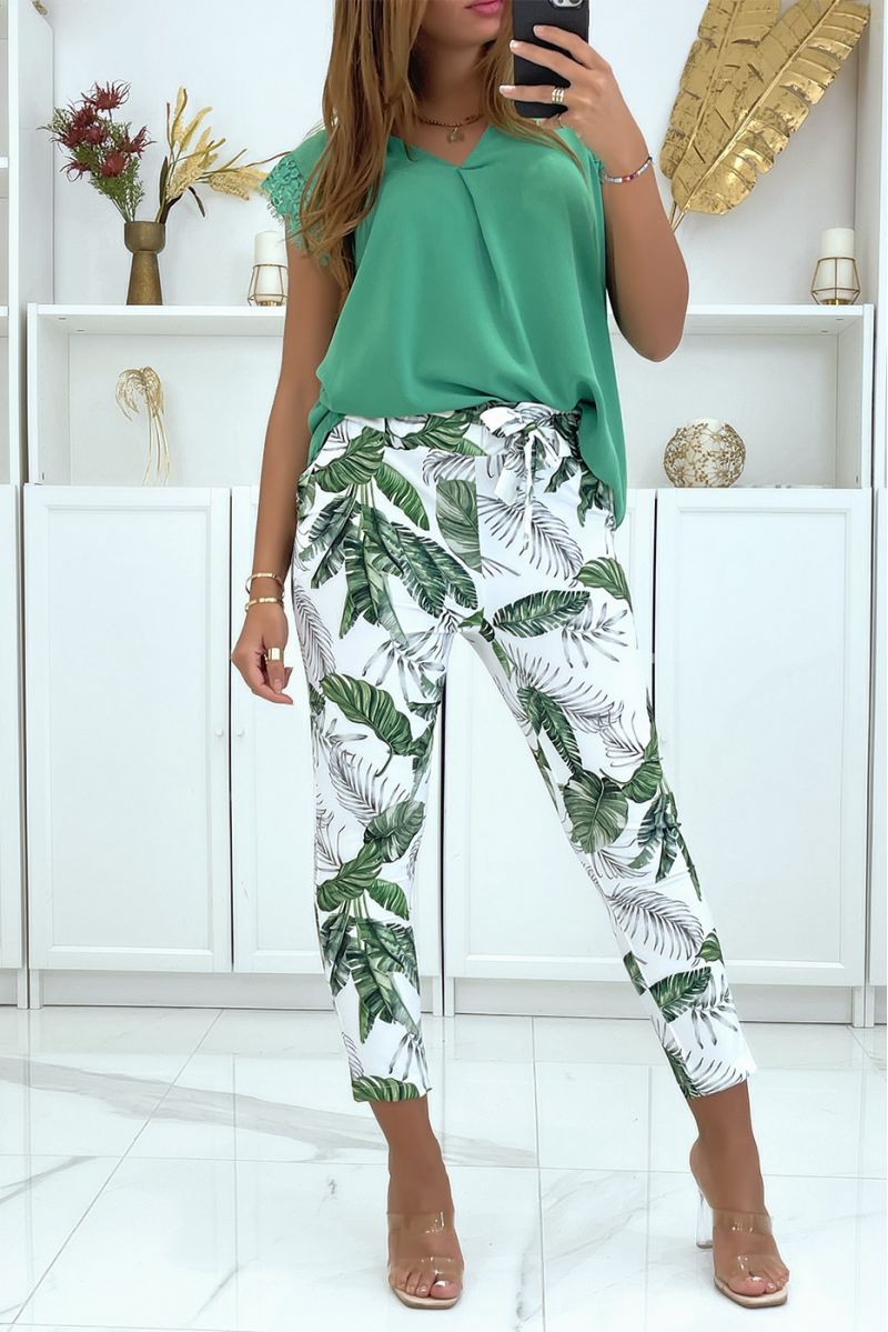 Blouse verte satiné en vol V avec dentelle au épaules - 4