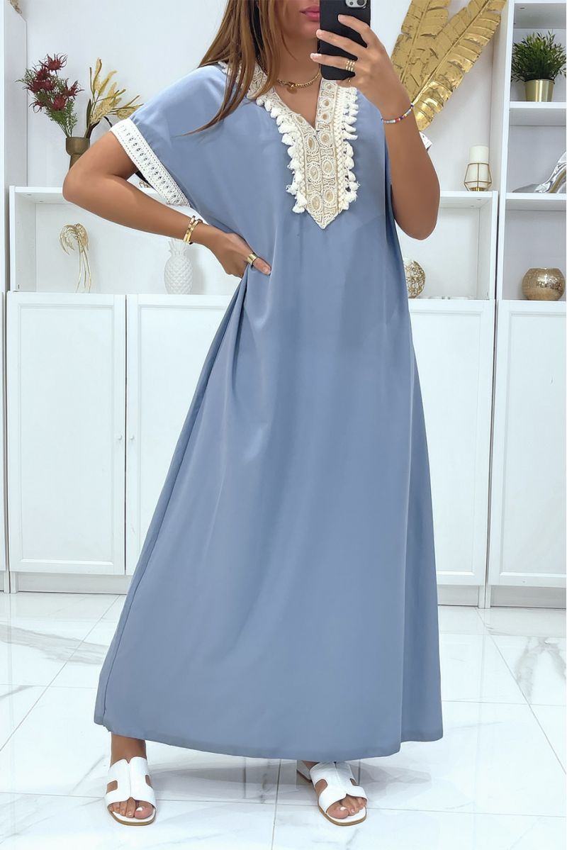 Long sleeveless blue dress with embroidery - 2 Long sleeveless blue dress with embroidery - 2