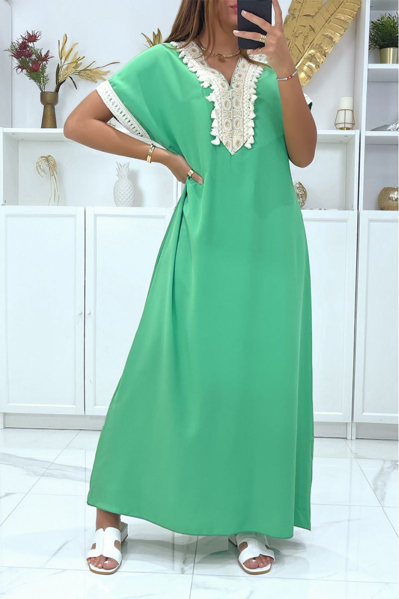 Long sleeveless green dress with embroidery - 3 Long sleeveless green dress with embroidery - 3