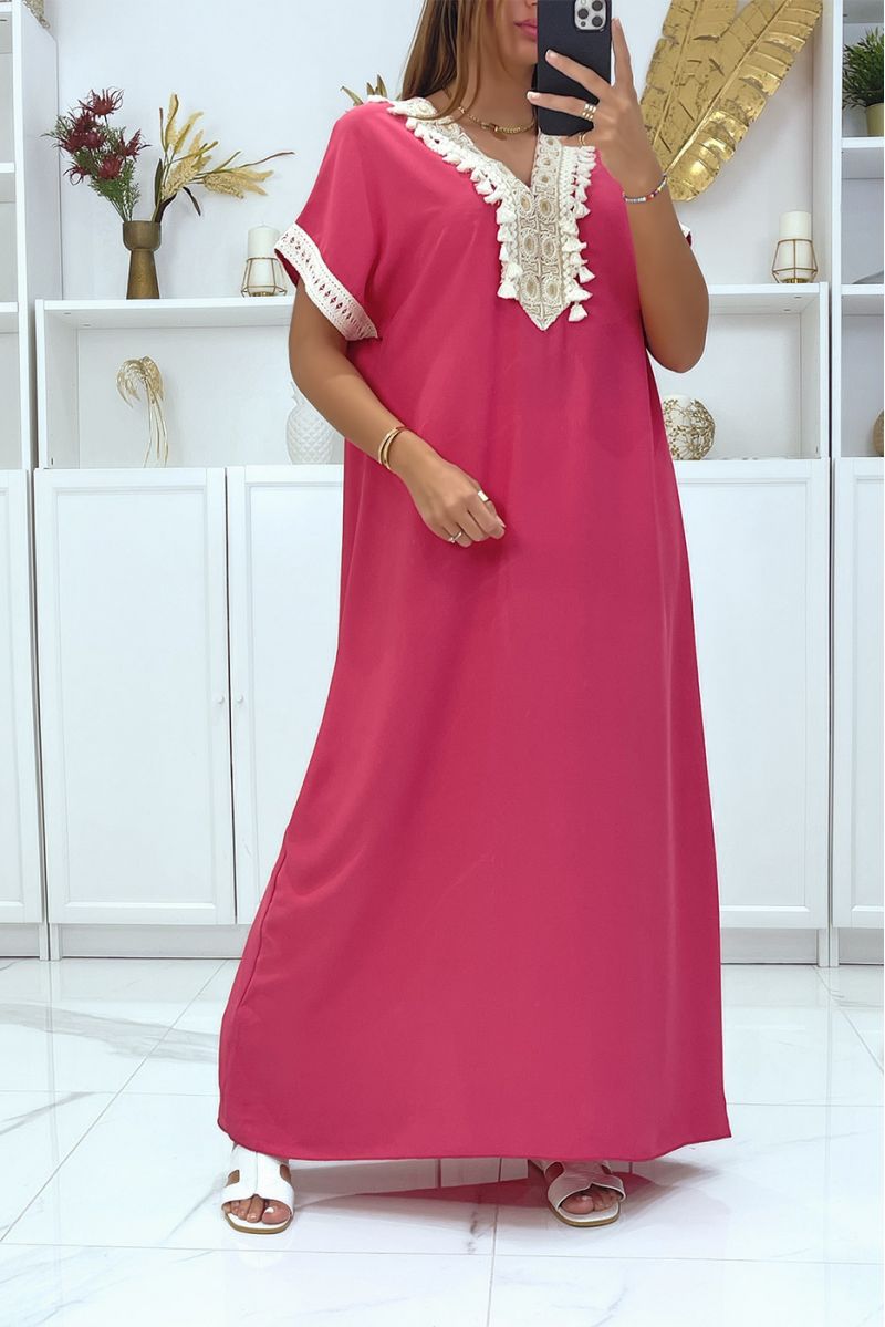Long sleeveless fuchsia dress with embroidery - 3