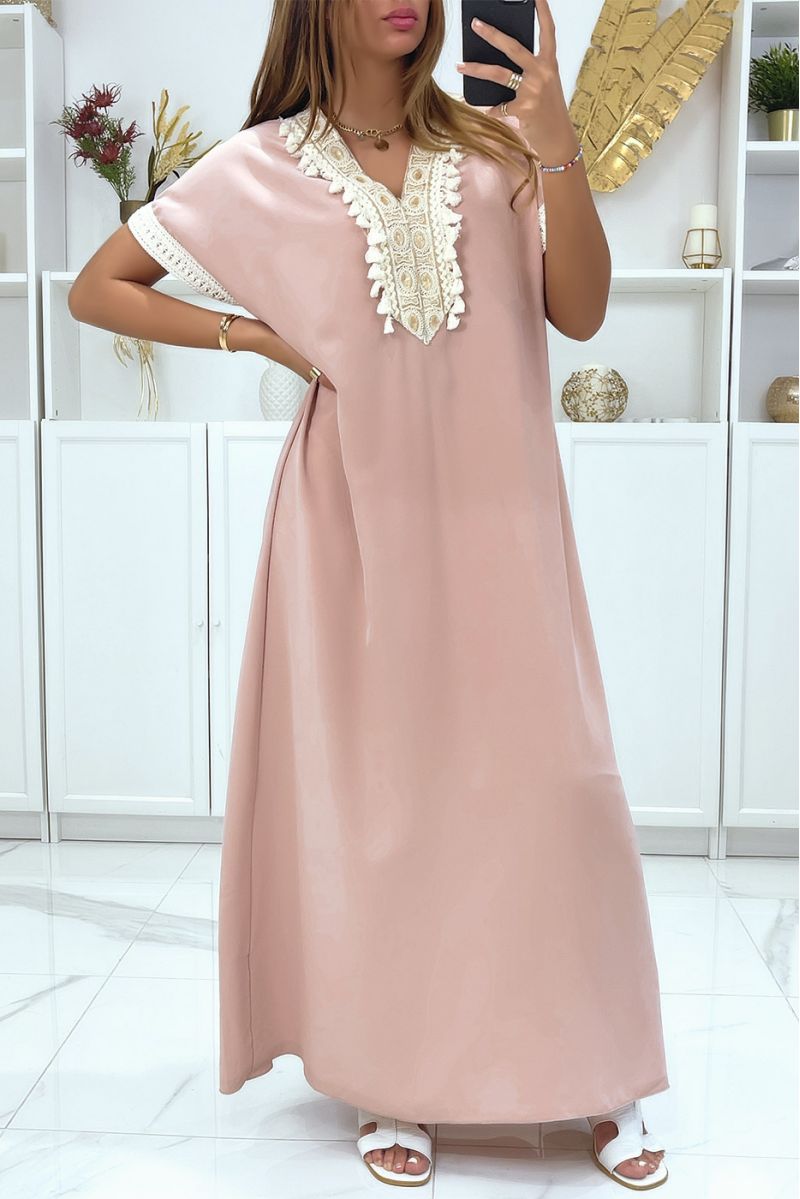 Long sleeveless pink dress with embroidery - 3