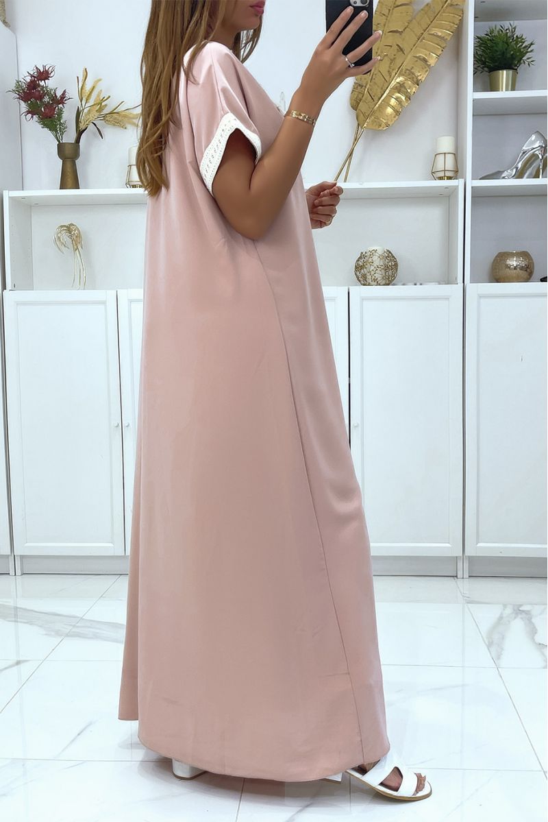 Long sleeveless pink dress with embroidery - 4