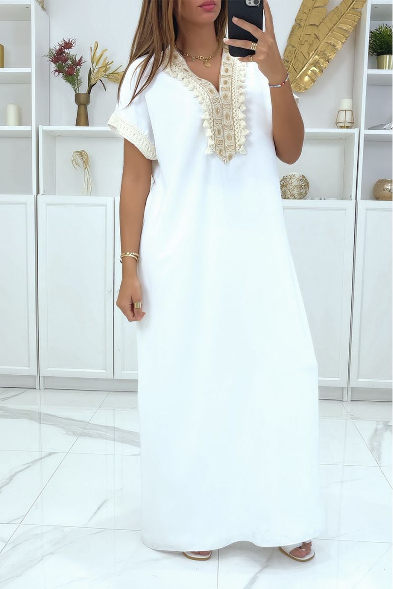 Lange mouwloze witte jurk met borduursel - 2