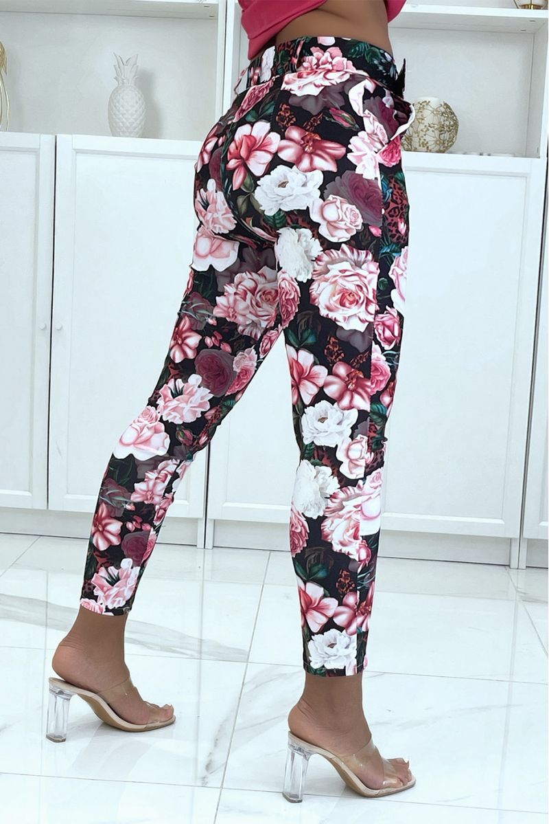 Pantalon stretch noir fleuris avec plis, poches et ceinture  - 5