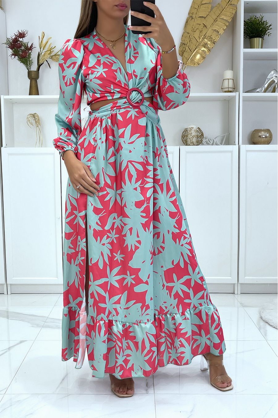 Lange satijnen en gekruiste jurk met fuchsia en watergroen bloemenpatroon - 2