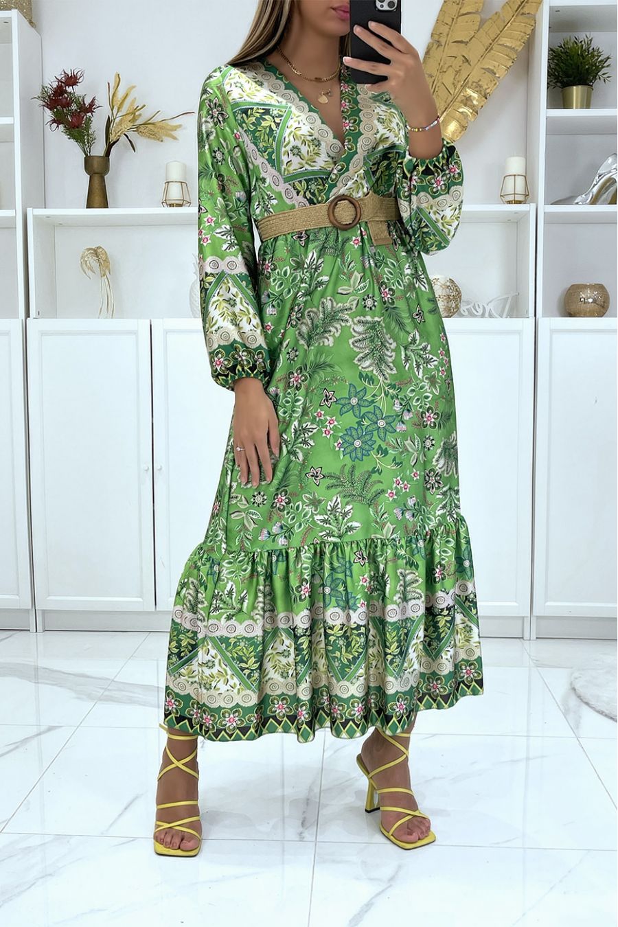 Longue robe verte satiné croisé motif fleuris avec ceinture - 1