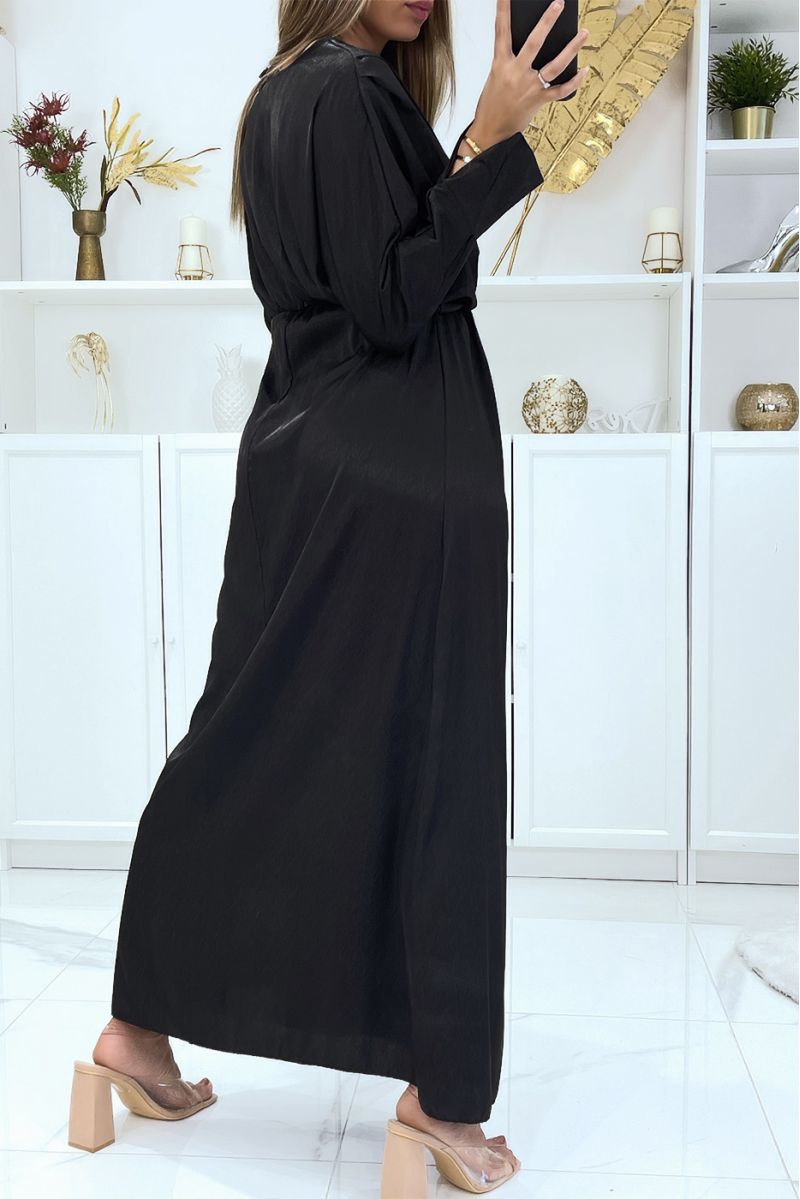 Longue robe noire col V over size au buse avec joli motif satiné - 5 Longue robe noire col V over size au buse avec joli motif satiné - 5