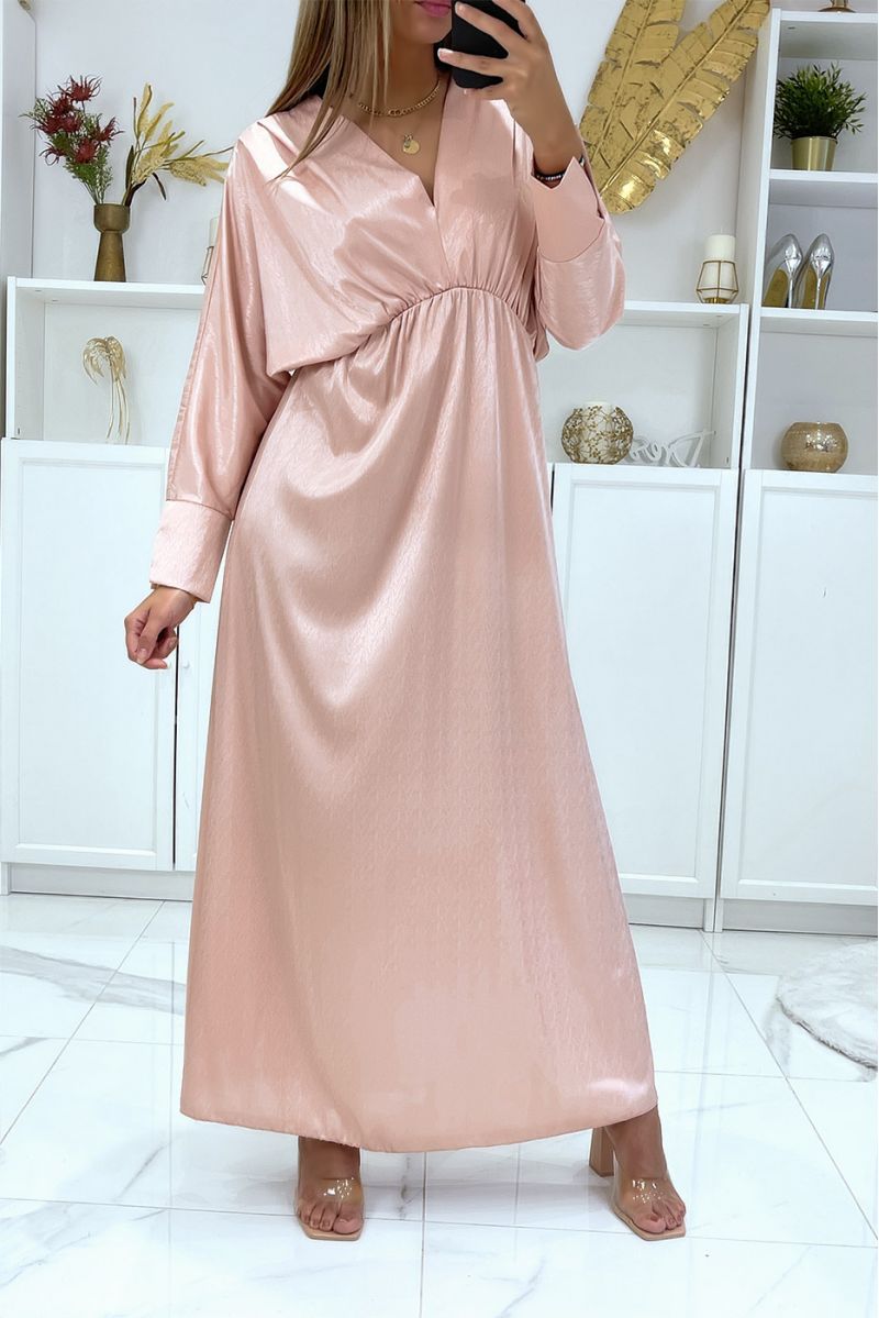 Longue robe rose col V over size au buse avec joli motif satiné  - 2