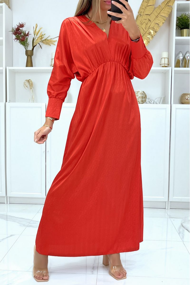 Long red oversized V-neck dress at the nozzle with pretty satin pattern - 1