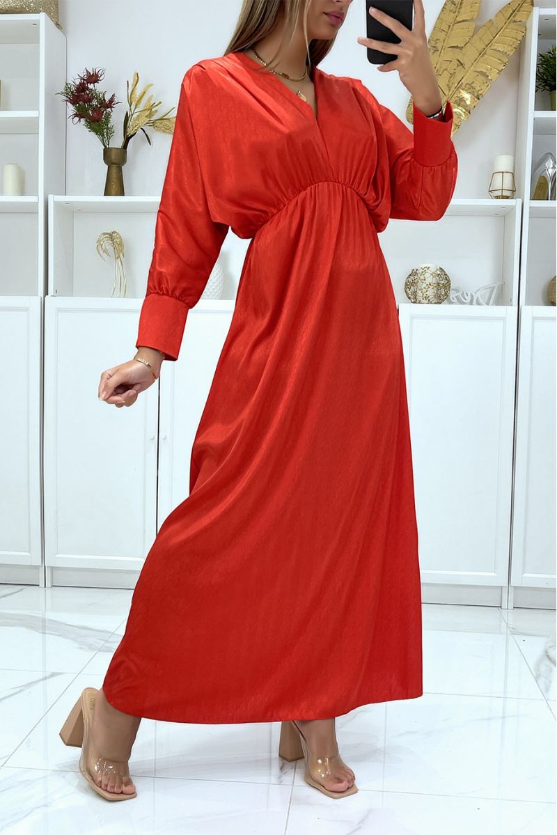 Long red oversized V-neck dress at the nozzle with pretty satin pattern - 3