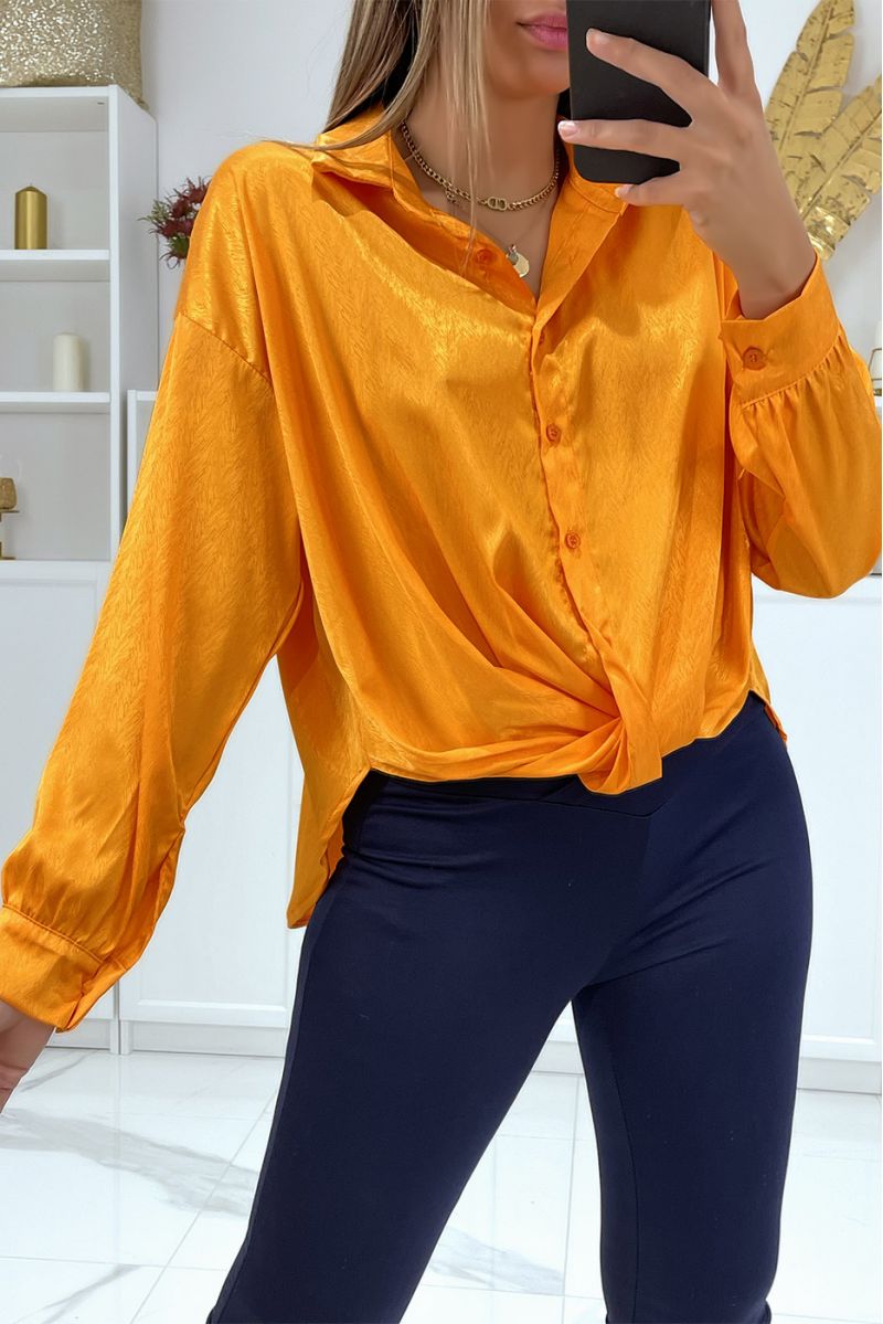 chemise orange avec noeud dans une belle matière satiné - 1