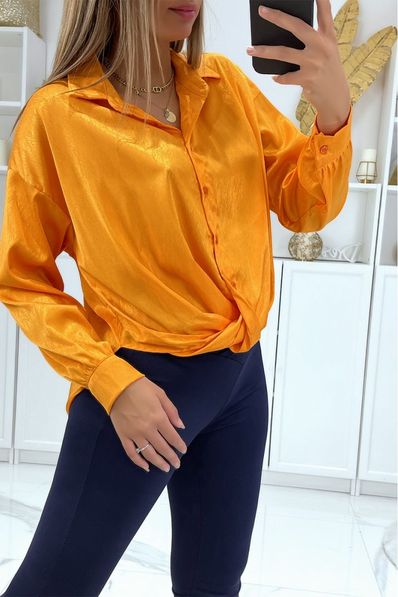 chemise orange avec noeud dans une belle matière satiné - 3