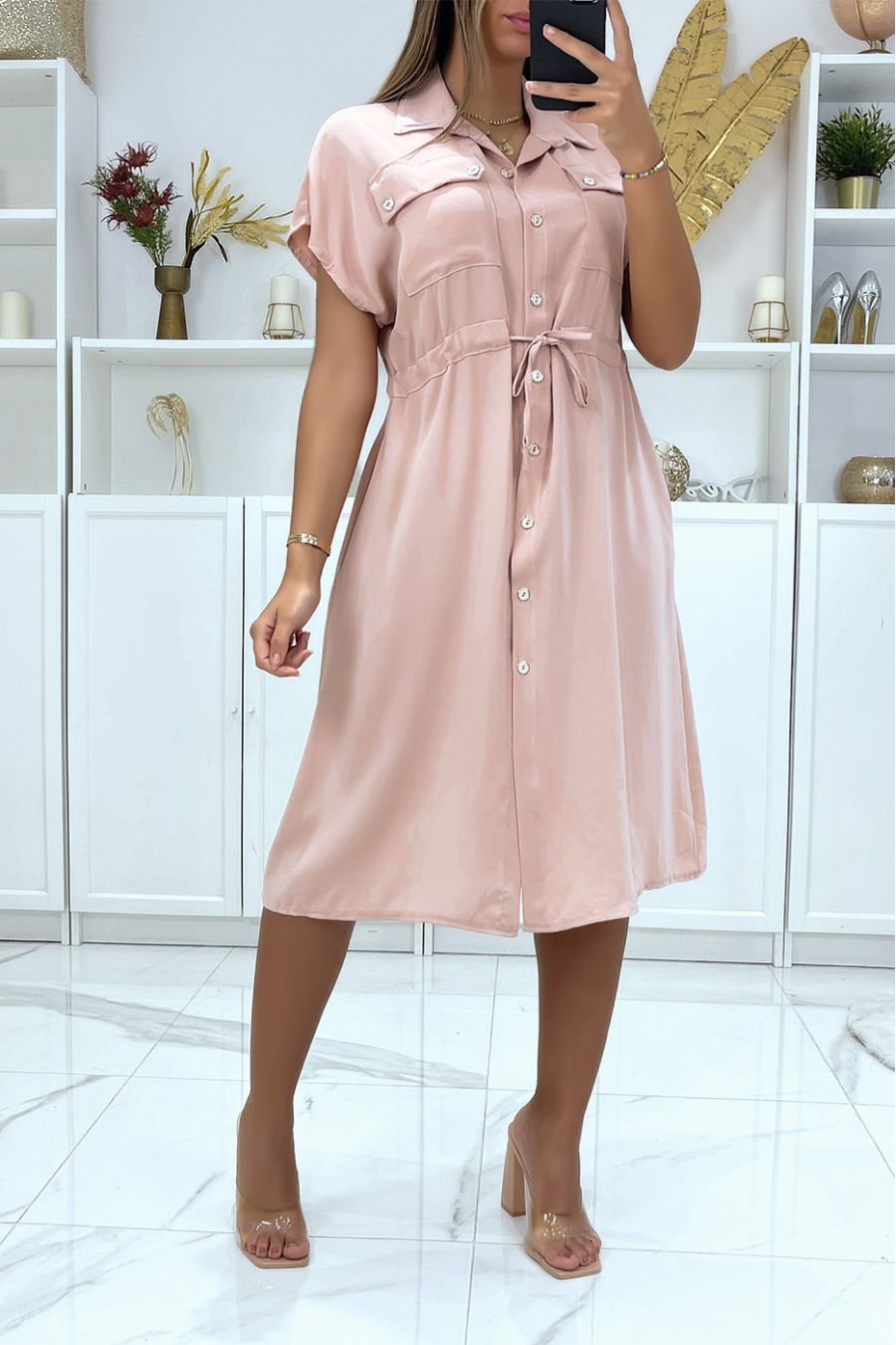 Robe rose boutonné avec poches au buste et ajustable à la taille - 1