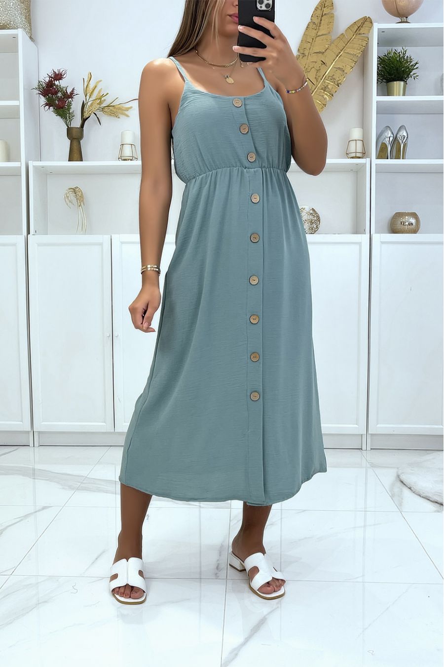 Longue robe vert d'eau boutonné avec bretelle ajustable  - 1