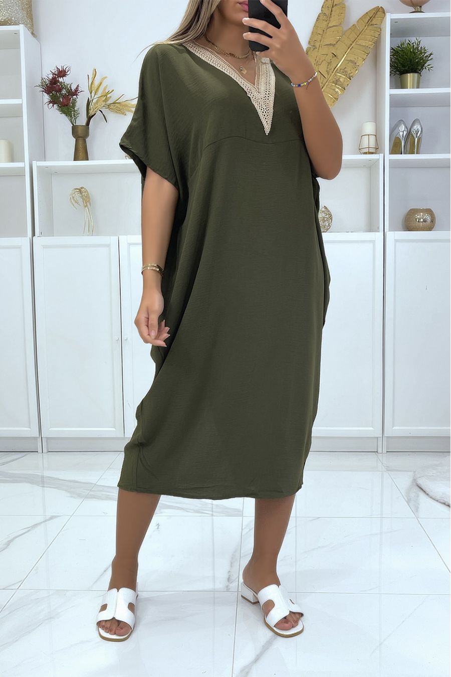 Kaki oversized tuniekjurk met vleermuismouwen en kant bij de kraag - 1