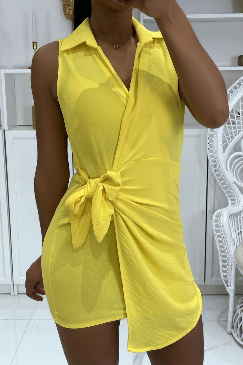 Short yellow wrap dress fitted at the waist with pretty lapel collar - 1