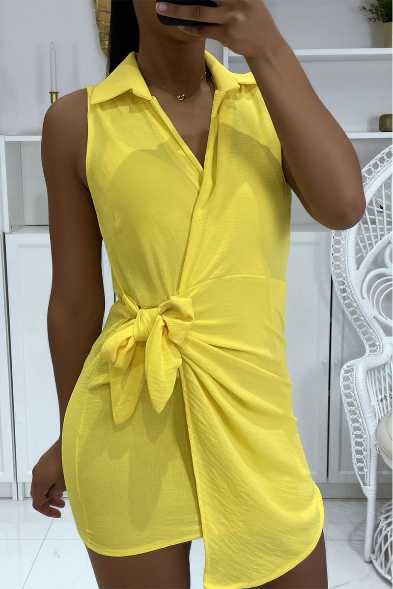 Short yellow wrap dress fitted at the waist with pretty lapel collar - 2