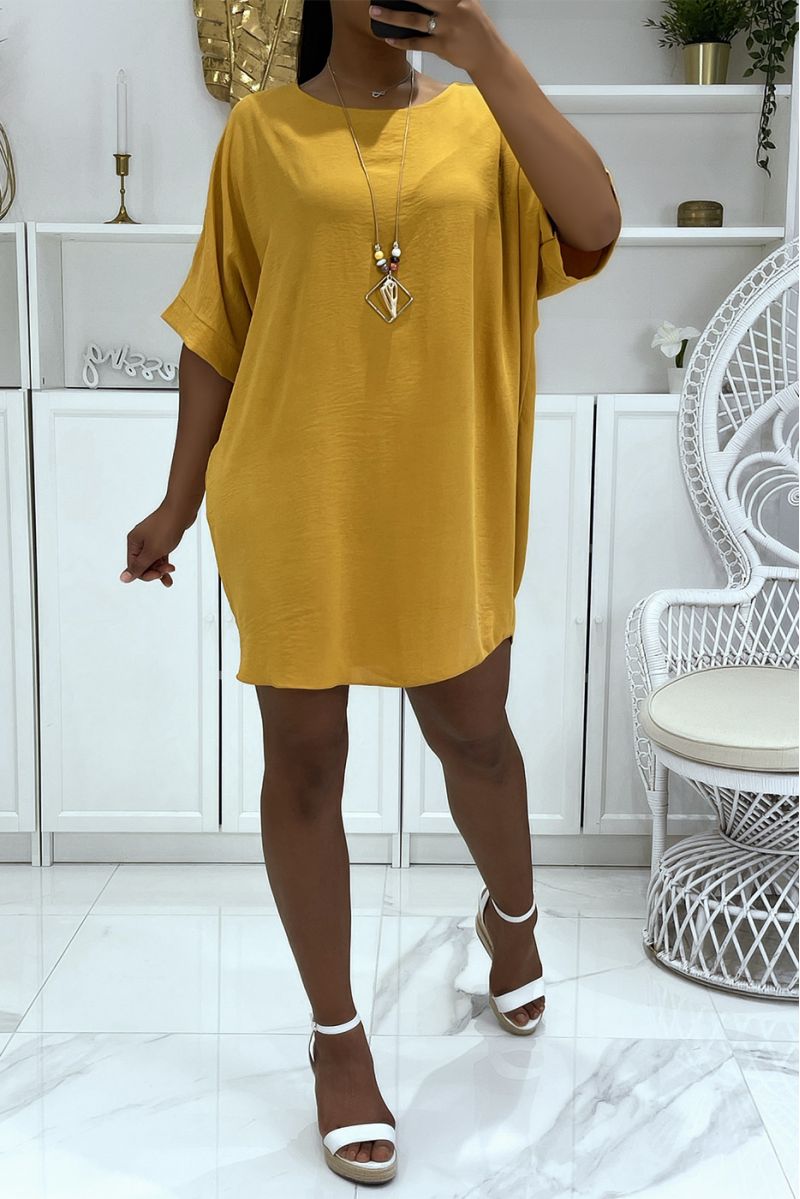 Oversized top / Mustard loose tunic with mid-length sleeves, round neck and pretty bohemian-effect necklace - 4